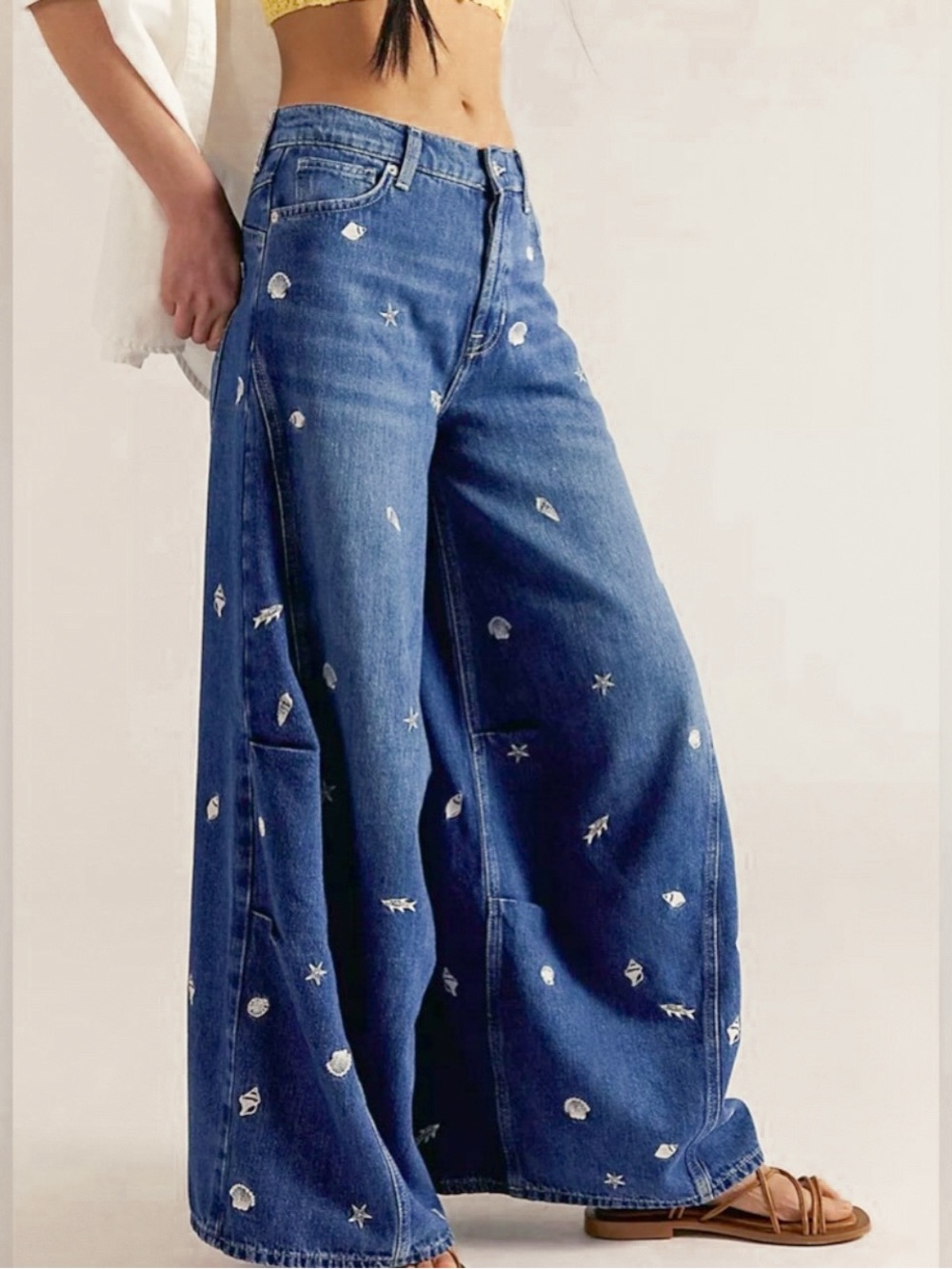 We The Free Westward Embroidered Demi Jeans Size 32 Wide Leg Barrel Jeans NWOT